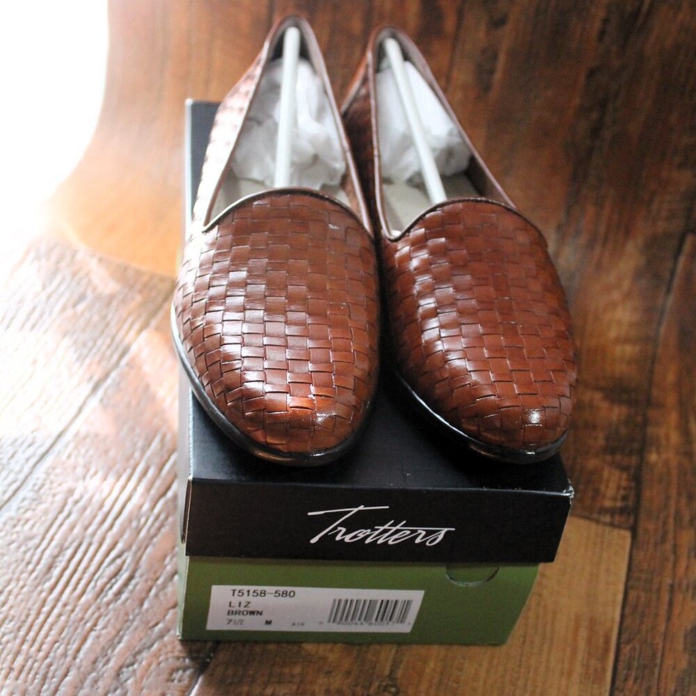 NIB Trotters "Liz" Woven Loafers, Brown Leather, 7.5M - Picture 3 of 11